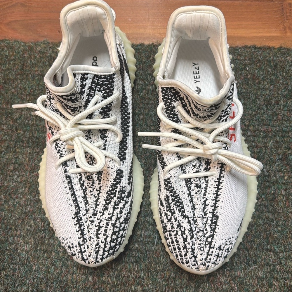 Yeezy boost 350 zebra